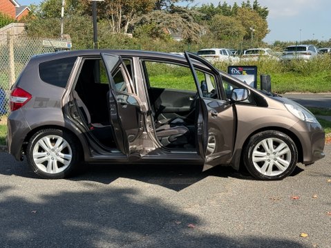 Honda Jazz I-VTEC ES PLUS AUTO 3