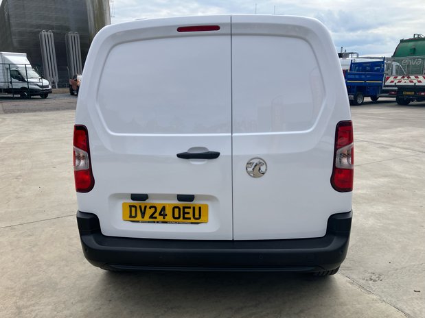 Vauxhall Combo Combo Cargo Diesel 1.5 Turbo D 100ps Prime H1 Van 4