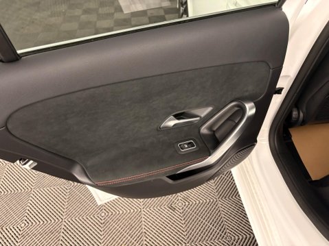 Mercedes-Benz A Class 2.0 A250 AMG Line (Executive) 7G-DCT Euro 6 (s/s) 5dr 33