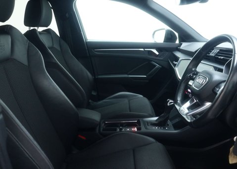 Audi Q3 1.5 Q3 Black Edition 35 TFSI MHEV Semi-Auto 5dr 44