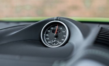 Porsche Cayenne Turbo S 18