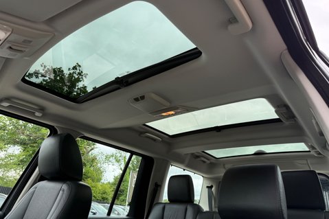 Land Rover Discovery SDV6 HSE - TWO OWNERS - 10 SERVICES - CAMBELT - TOWBAR 3