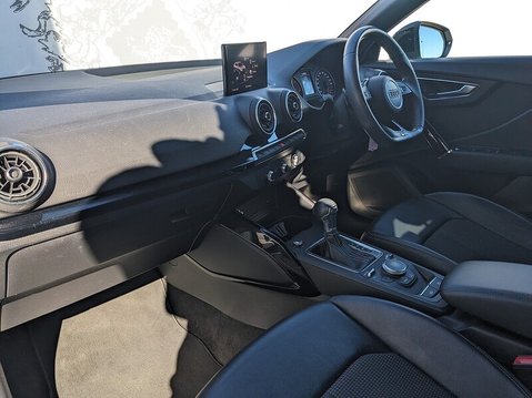 Audi Q2 TDI BLACK EDITION 22