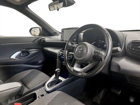 Toyota Yaris Cross 1.5 VVT-h Design SUV 5dr Petrol Hybrid E-CVT Euro 6 (s/s) (116 ps) 12
