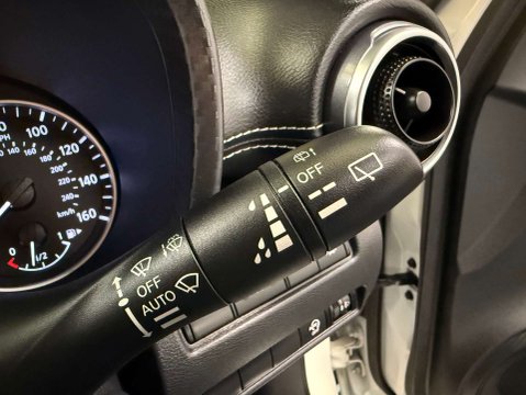 Nissan Juke 1.0 Juke N-Connecta DiG-T 5dr 21