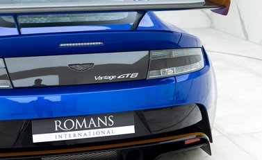 Aston Martin Vantage GT8 21