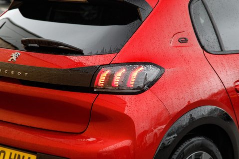 Peugeot 208 ALLURE 10