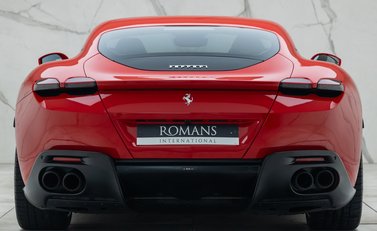 Ferrari Roma 8
