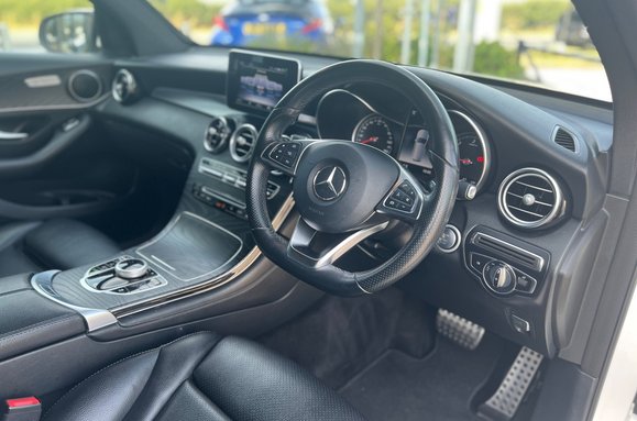 Mercedes-Benz GLC GLC 250 D 4MATIC AMG LINE AUTO 16