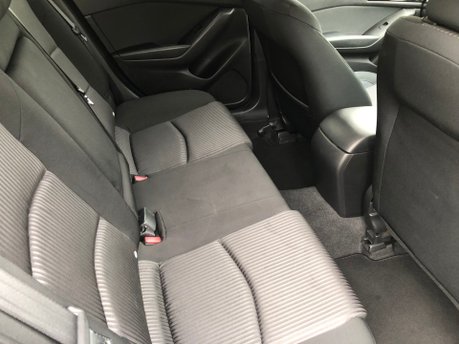 Mazda 3 2.0 SE-L NAV petrol manual 5 door, 1 owner £35 tax, 42,000m 19