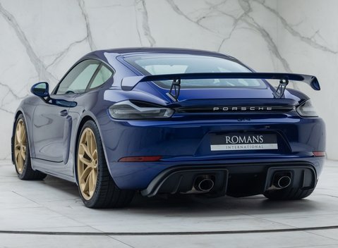 Porsche Cayman GT4 (718) 10