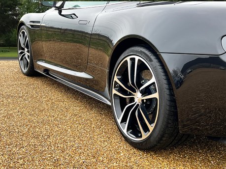 Aston Martin DBS V12 VOLANTE CARBON BLACK EDITION 23