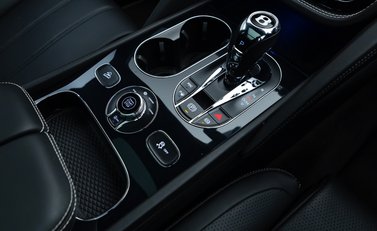 Bentley Bentayga V8 First Edition 29