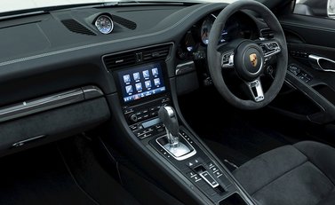 Porsche 911 Targa 4 GTS (991.2) Targa 17