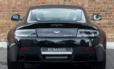 Aston Martin V12 Vantage S 5