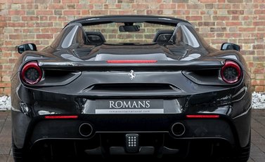 Ferrari 488 Spider 5