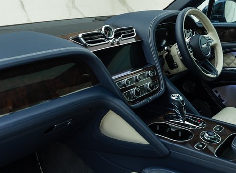 Bentley Bentayga V8 First Edition 22