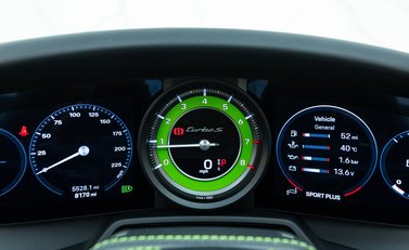 Porsche 911 Turbo S CABRIOLET (992) 17