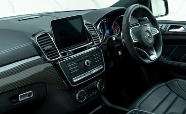 Mercedes-Benz GLE 63 S 4MATIC Night Edition 17