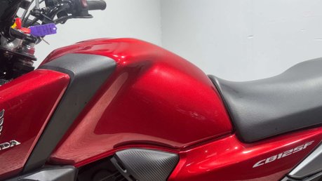 Honda CB 2021 ONLY 11K NEW MOT SERVICED ICONIC 125CC LEARNER COMMUTER BIKE 16