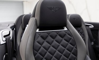Bentley Continental GT V8 S Convertible Black Edition 13