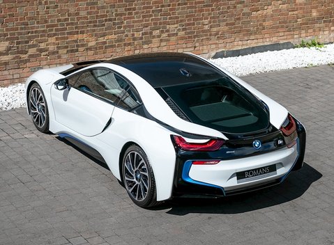BMW I8 11
