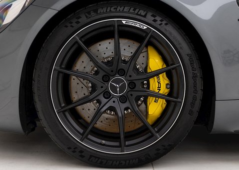 Mercedes-Benz AMG GT R Premium 