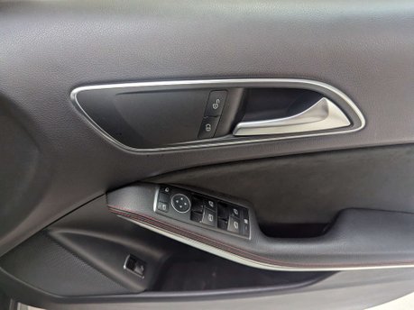 Mercedes-Benz GLA 2.1 GLA 200 D AMG Line Auto 5dr 32
