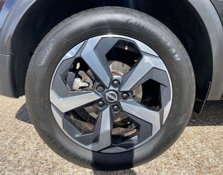 Nissan Qashqai 1.3 Qashqai N-Connecta DiG-T MHEV 5dr 14
