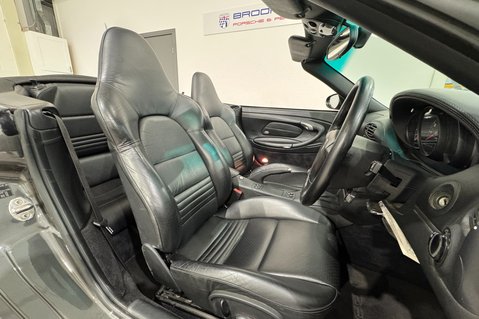 Porsche 911 Carrera 4 Cabriolet 15