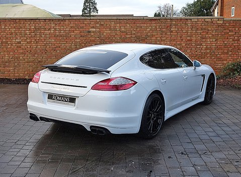 Porsche Panamera GTS 2