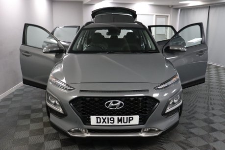 Hyundai KONA SE 7