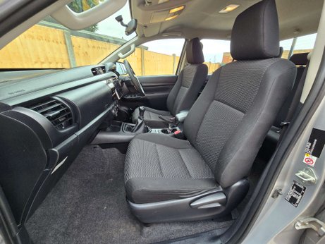 Toyota Hilux 2.4 D-4D Active Pickup Double Cab 4dr Diesel Manual 4WD Euro 6 (3.5t) (150 6