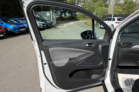 Vauxhall Crossland X ELITE - TWO OWNERS - CAMBELT CHANGED - NEW MOT  32