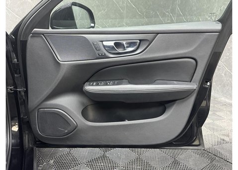 Volvo V60 2.0 D4 Inscription Pro Estate 5dr Diesel Auto Euro 6 (s/s) (190 ps) 33