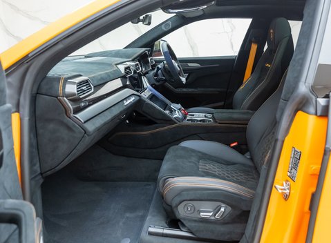 Lamborghini Urus Performante 17