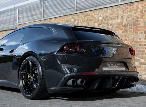 Ferrari GTC4 Lusso 23