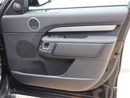 Land Rover Discovery 2026 COMMERCIAL DYNAMIC HSE STYLED BY SEEKER GENUINE REAR SEATS FITTED  14