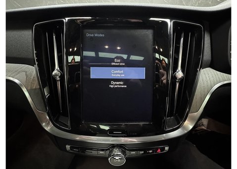 Volvo V60 2.0 D4 Inscription Pro Estate 5dr Diesel Auto Euro 6 (s/s) (190 ps) 82