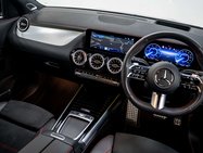 Mercedes-Benz EQA EQA 350 AMG Line Premium Plus 4M 4WD 5dr 33