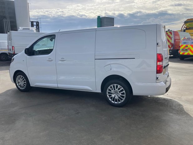 Peugeot Expert PEUGEOT EXPERT LONG DIESEL1000 1.5 Blue HDi 100 Asphalt Premium + Van 7