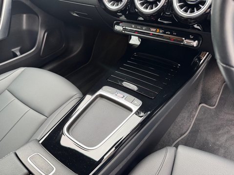 Mercedes-Benz A Class A 180 SPORT EXECUTIVE MHEV 38