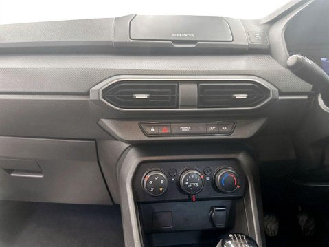Dacia Jogger 1.0 TCe Essential MPV 5dr Petrol Manual Euro 6 (s/s) (110 ps) 18