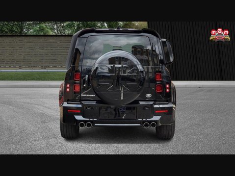 Land Rover Defender HSE MHEV 6