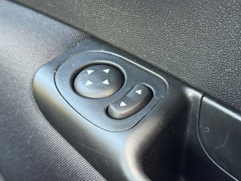 Fiat 500 1.0 Mild Hybrid Lounge 3dr 27