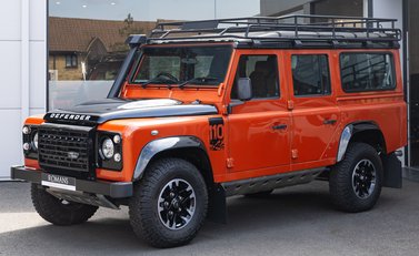 Land Rover Defender 110 ADVENTURE 2