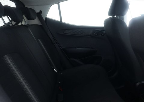 Hyundai i10 1.2 i10 Premium MPI Auto 5dr 40