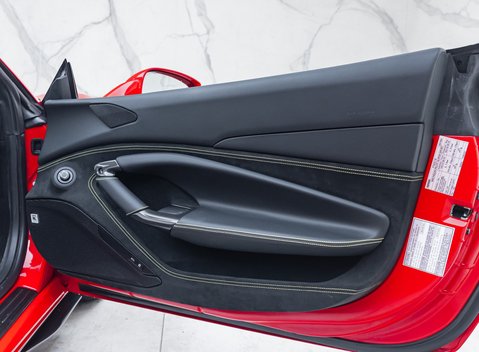 Ferrari F8 Spider 35
