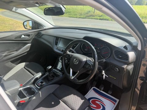 Vauxhall Grandland X 1.2 Turbo GPF Sport Nav SUV 5dr Petrol Manual Euro 6 (s/s) (130 ps) FSH & 2 10