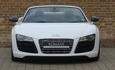 Audi R8 V10 Spyder 4